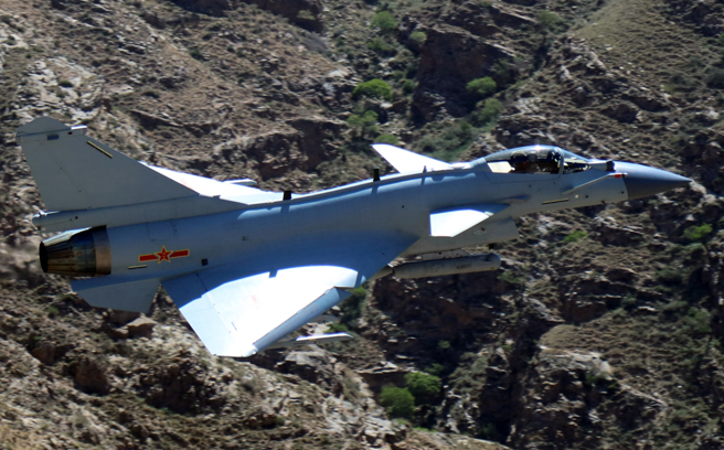 中共14架戰機清晨7時就來， 9架次越中線侵擾。(新華社)

