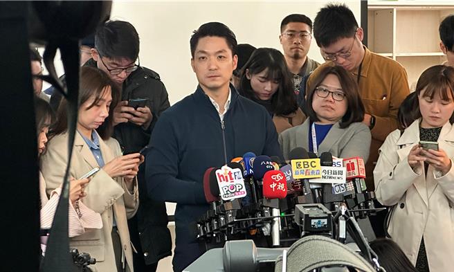 台北市长蒋万安（图）13日受访时表示，北市社会局提出「三方共访」机制，希望希望中央能够来统筹协调建立，而在机制建立前，已经要求社会局即刻提高访视的频率。（丁上程摄）