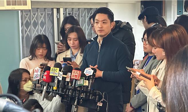 針對民進黨頻頻將虐童案責任甩鍋地方政府，台北市長蔣萬安（圖）13日受訪時直言「現在不是政治攻防或口水的時候，而是應該即刻的來面對整個機制跟制度面。」（丁上程攝）