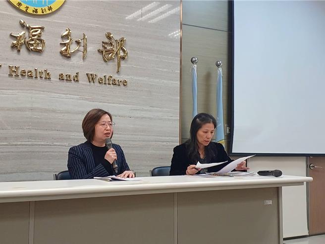 卫福部次长李丽芬（左）指出，此案出现了服务单位转衔过程中，彼此合作不够紧密，卫福部会继续针对社安网伙伴进行加强宣导。（王家瑜摄）