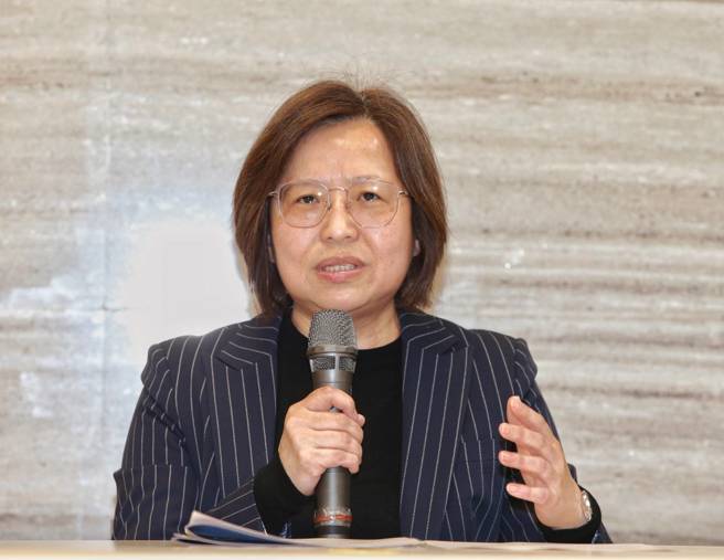 卫福部13日针对出养童遭虐致死案召开记者会，次长李丽芬提出后续策进作为，并于今天发函暂停儿福联盟暂停新收出养儿童。（王英豪摄）