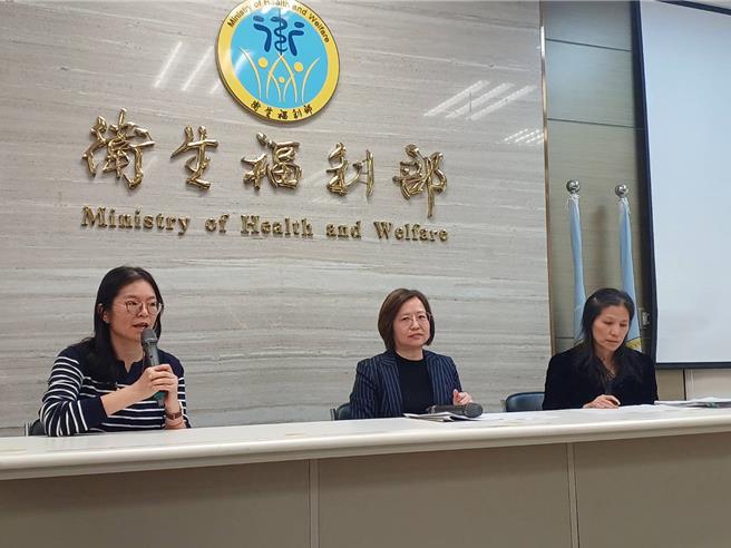 1歲男童遭兒福聯盟轉介的保母虐待身亡，負責的陳姓社工遭網友肉搜。衛福部次長李麗芬今天沉重表示，不願意苛責單一社工，或由單一社工負起所有責任。（王家瑜攝）