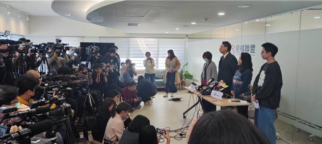 兒盟董事長林志嘉、執行長白麗芳昨天向社會各界致歉。（報系資料照）