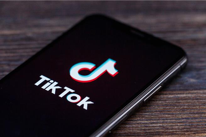 美国眾议院将在当地时间13日表决有关封禁TikTok法案，对此中国外交部反批美国作法是自损投资信心与环境。（shutterstock）