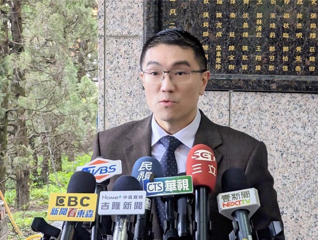 謝國樑出席殉職警告別式遭綠營批神隱，藍營人士批沒人性。（圖/中國時報資料照)