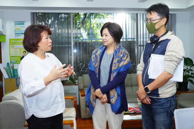 黄敏惠与主演杨贵媚、导演林君阳畅聊拍摄过程（图片来源：嘉义市观光新闻处提供）