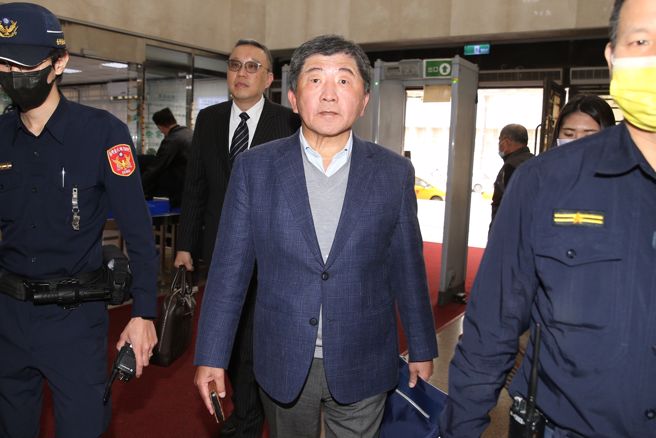 吳子嘉稱「蘇貞昌政府、陳時中部長靠疫苗A了1億美元」，遭蘇、陳先後提告求償1000萬元。吳聲請傳喚陳時中、東洋董事長林全獲准，北院13日開庭先傳喚陳到庭作證。（杜宜諳攝）