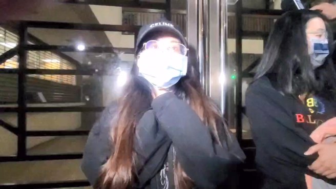 花花出來面對採訪90度鞠躬道歉。 （翻攝畫面）