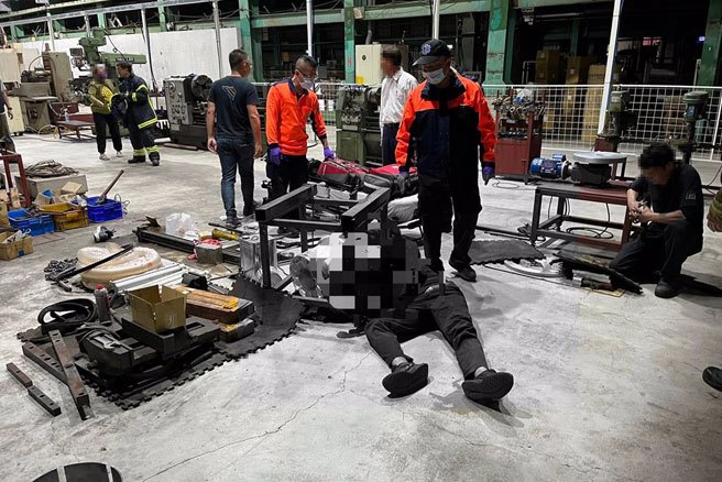 台南山上区一家工厂晚间惊传1死1重伤工安意外。(读者提供／曹婷婷台南传真)