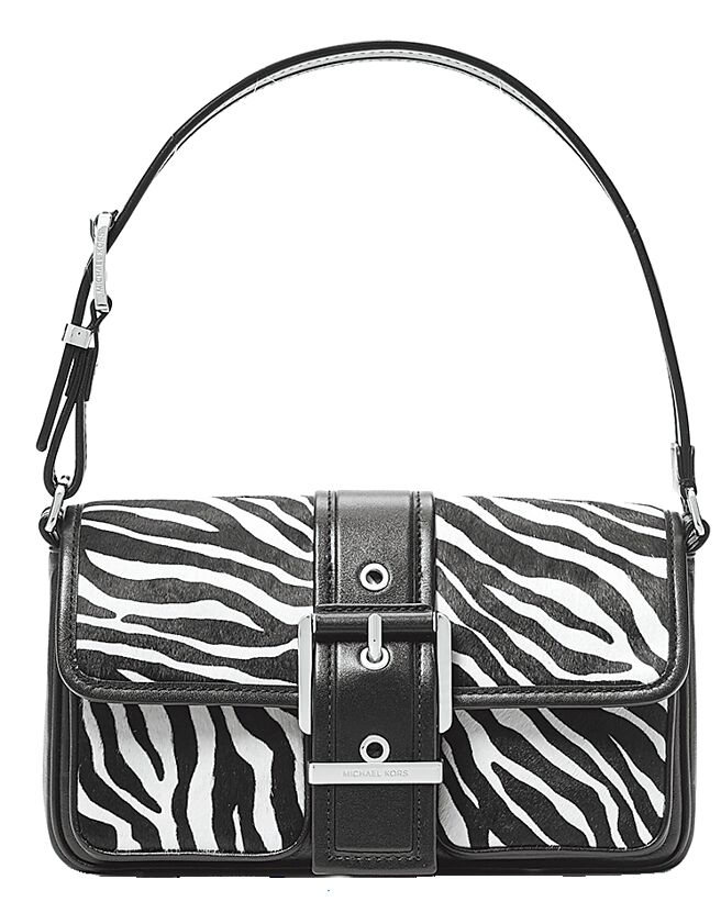MICHAEL KORS COLBY斑马花纹皮革肩背包，2万100元。（MICHAEL KORS提供）