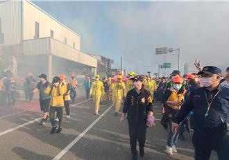 白沙屯媽粉紅超跑18日起駕 17萬香燈腳相伴創新高