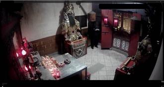 嘉義慣竊跨海偷香油錢 神明顯靈「霧鎖金門」抓小偷