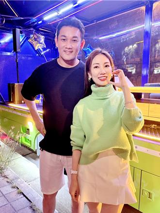 向蕙玲再爆紅重金打造快閃「玻璃貨櫃車」移動夜店