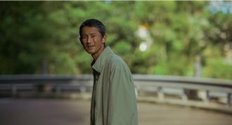 吳慷仁再展神演技「背影都有戲」！新片一個回眸全網驚嘆