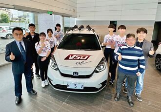 鴻呈拚公益 贊助宜蘭培訓隊新隊車