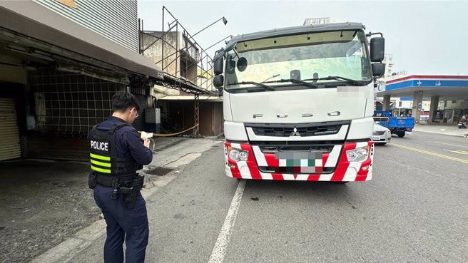 永康警分局規畫從3月11日至15日「取締違規砂石車及各型大貨車」勤務，首3日取締218件違規。（讀者提供／曹婷婷台南傳真）