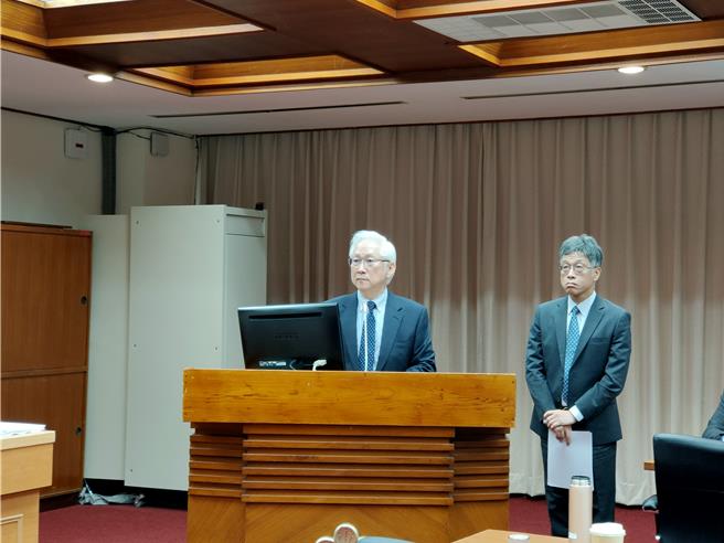 國科會主委吳政忠於今日出席立法院教文會接受備詢。(李侑珊攝)
