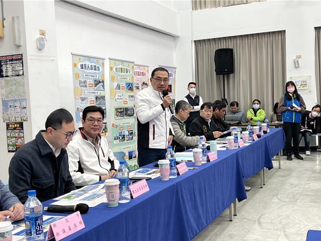 新北市長侯友宜14日出席平溪區市長行動治理座談會時提出虐童案的精進作為。（高鈞麟攝）