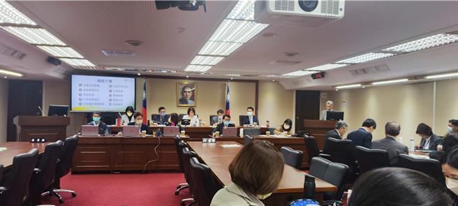 立法院社会福利及卫生环境委员会今天邀请环境部业务报告。（林良齐摄）