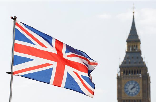 英國政府13日宣布將研擬修法，禁止外國政府擁有英國報章和新聞雜誌，稱相關作法可為新聞自由提供額外保障。（路透社）