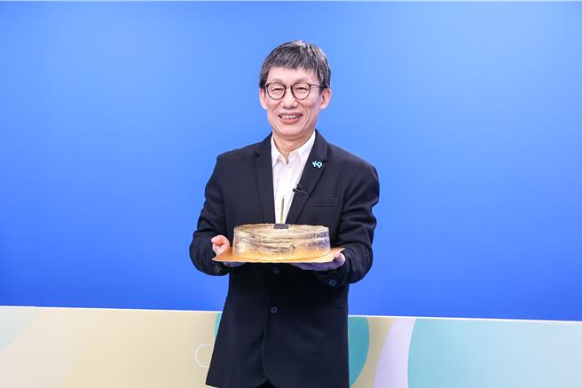 郭子乾今模仿「柯蚊哲」。（罗永铭摄）