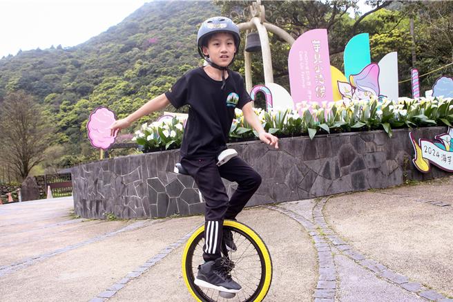 竹子湖海芋花已蓄勢待發，白色情人節3月14日當天辦理2024海芋季開幕式，系列精彩活動將啟動綻放，竹子湖3月14日至4月二28日為海芋季；4月二29日至5月16日期間正是海芋及繡球花季的交接期；5月17日接棒繡球花季登場。開幕當天請來小朋友表演，帶大家「芋見小時候」。（鄧博仁攝）