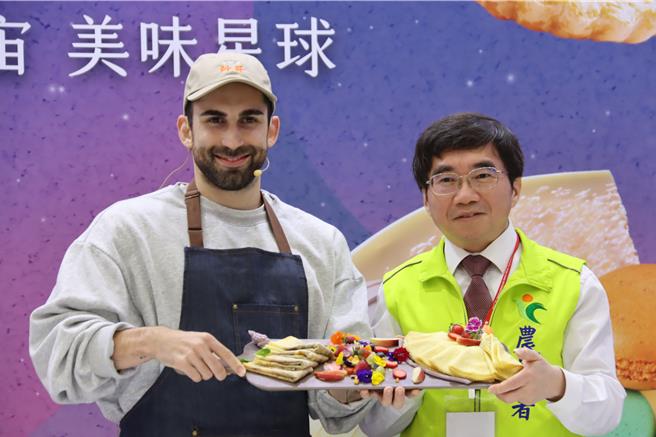 农粮署于台北国际烘焙暨设备展设置「米粮烘焙精品馆」，开幕也特别邀请法国百万订阅YouTuber「Ku's　dream酷的梦」揭开序幕。（农业部提供／李欣恬台北传真）