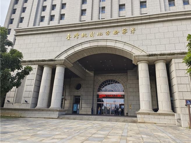 前內壢國中林姓校長涉嫌與議員助理掛勾，利用議員配合款工程收取80萬。自稱議員助理的八德區公所吳姓駐衛警，則在外牽線收取賄款148萬元。桃園地檢署偵辦，將林男等5人依貪汙治罪條例起訴。（賴佑維攝）