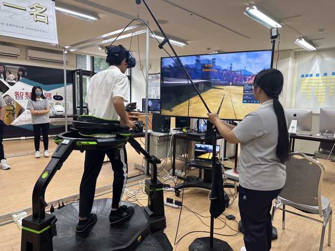 资讯科技与管理系透过AI、大数据、元宇宙，培育新一代科技人才。(照片/慈济科技大学提供)