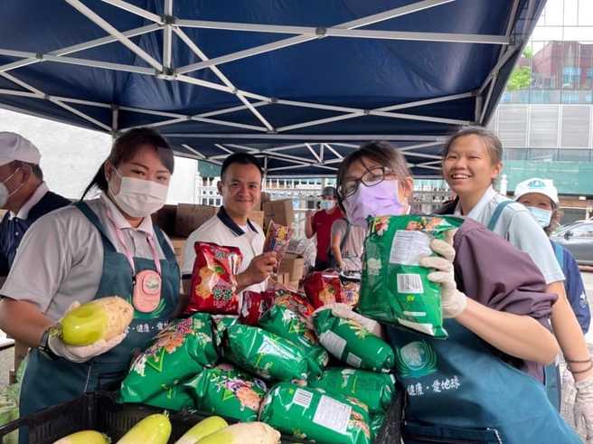 慈济科技大学十分鼓励学生出国交流，进行业界实习、跨文化交流和志工服务。(照片/慈济科技大学提供)