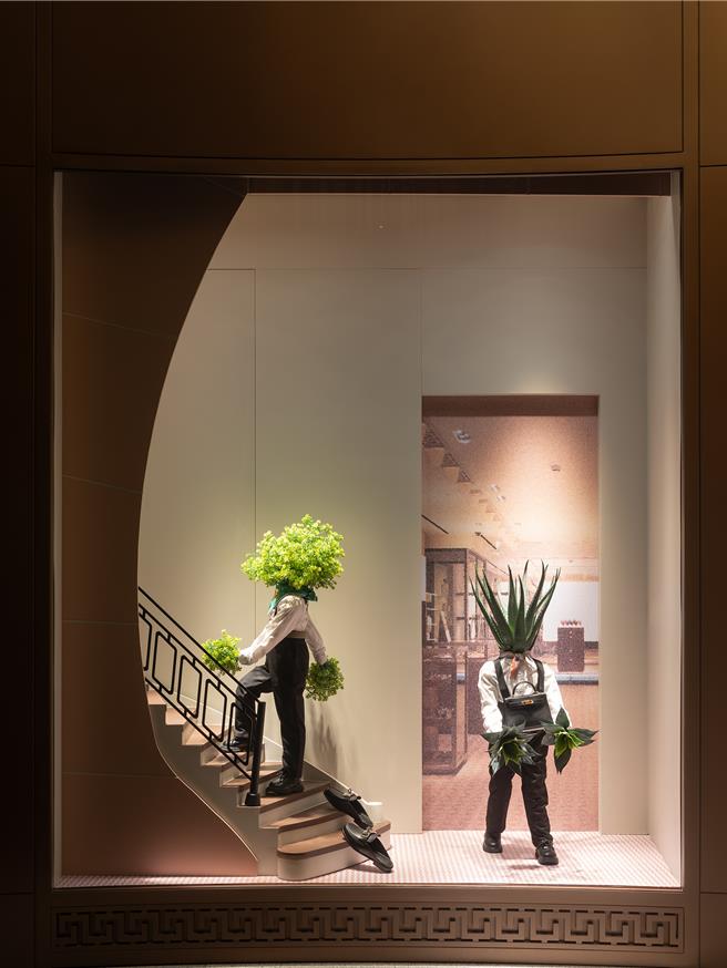 福寶精靈身上的制服也忠實還原了1920年代總店的制服設計。（Hermes提供／黃唯淯台北傳真）