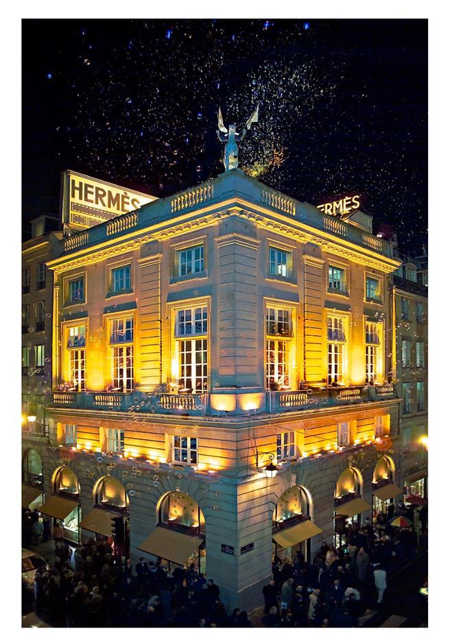 重新改造完成的愛馬仕福寶總店夜景。（Hermes提供／黃唯淯台北傳真）