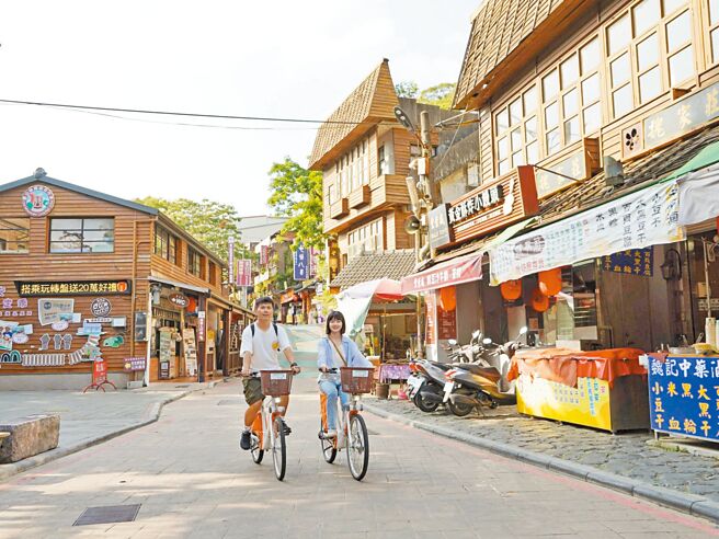 苗栗县政府配合通霄镇白沙屯拱天宫妈祖进香活动盛事，13日启用YouBike2.0系统，优先在通霄镇等3乡镇、11个站点启用，方便民眾租借，参与进香活动。（苗栗县政府提供／李京升苗栗传真）