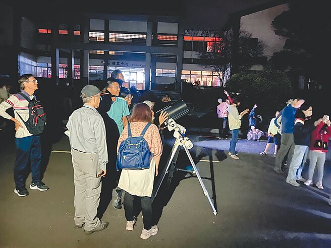 雪霸國家公園管理處將從3月底舉辦一系列星空講座，探索奧祕的星空及神話。（雪管處提供／謝明俊苗栗傳真）