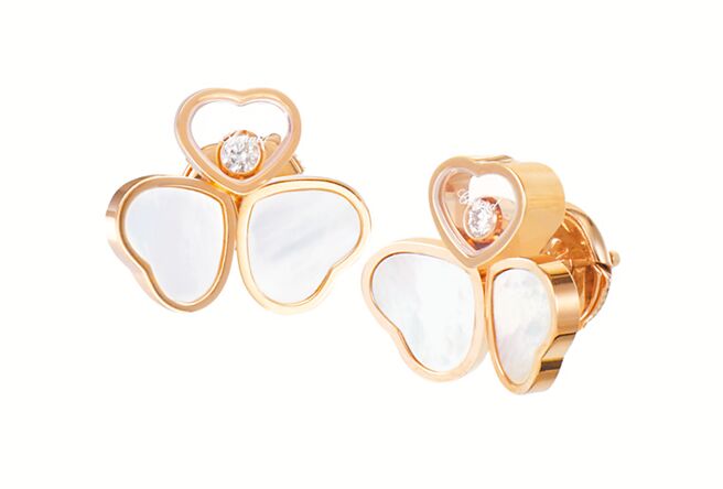 蕭邦快樂雙心Happy Hearts Wings系列耳環，13萬3000元。（CHOPARD提供）