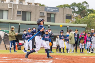 樂樂棒球台版「甲子園」 九歲學童兄弟球場圓夢