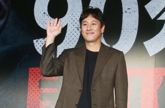 李善均案開庭「蛇蠍女又抱嬰現身」 法官看不下去問1句