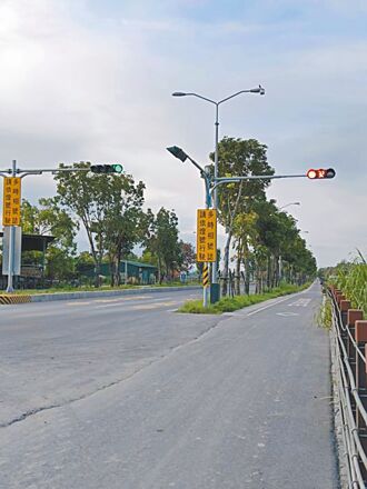 花莲 红灯90秒绿灯10秒 玉里机车族不满