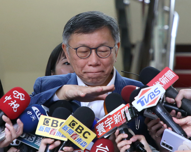 台灣民眾黨主席柯文哲（見圖）15日到立法院黨團參加晨會，結束後受訪。（趙雙傑攝）