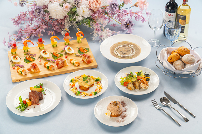 格萊天漾大飯店「微愛精緻」西式婚禮方案採全位上精緻套餐。（圖／格萊天漾大飯店提供）