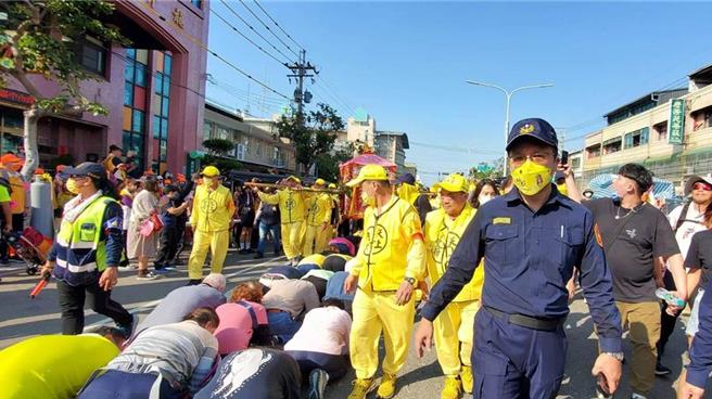 苗栗白沙屯拱天宮媽祖徒步進香途中將起駕，途中預計行經台中市龍井與大肚地區，警方15日公布，龍井、大肚與烏日部分路段19日7時至22時以及24日18時至翌日4時將實施道路管制，呼籲民眾配合。（本報資料照片）
