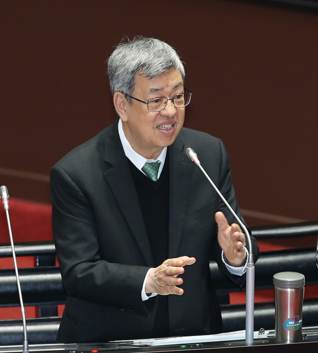 行政院长陈建仁15日在立法院答询。（姚志平摄）