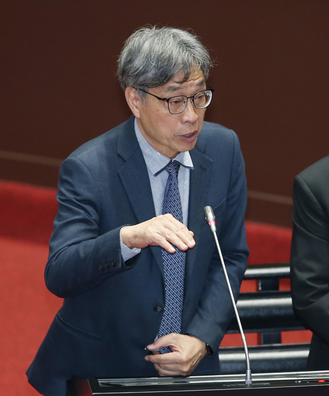 农业部代理部长陈骏季15日在立法院答询。（姚志平摄）
