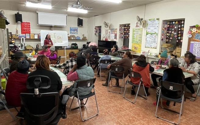 象鼻卫生室办理居家医疗照护分享活动，增加泰安乡居民的认知。（大千医院提供／谢明俊苗栗传真）