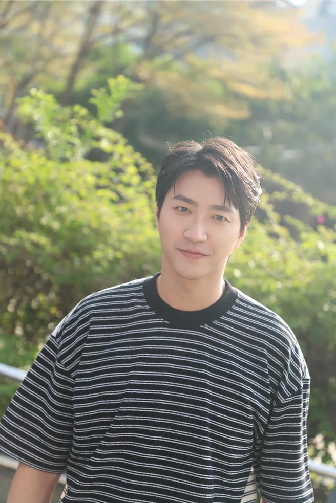 江宏杰15日授权律师出席在日本召开的记者会。（晴空鸟提供）