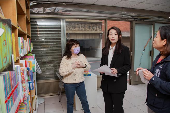 市長高虹安（中）15日前往竹市北區居家托育服務中心，關心訪視員工作狀況並查看中心設施。（新竹市政府提供／陳育賢新竹傳真）