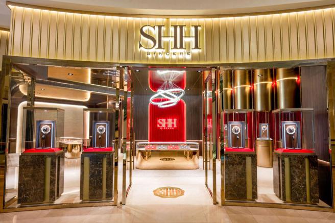 SHH台北101精品店開幕，引進14家高價精品級的奢華腕表，其中不乏獨一無二之作。（高登鐘錶提供)