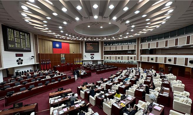 台北市保母虐童致死案引起社会舆论挞伐，民进党北市议会党团总召简舒培表示，同党20名议员已经连署，提案建请议长于10日内召开临时会，届时也将提案要求台北市长蒋万安率市府相关局处单位，到议会针对虐童案进行专案报告。（本报资料照片）