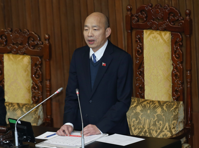 立法院15日院會輪到經濟組立委質詢行政院長陳建仁，由於民進黨立委陳亭妃改書面報告，主持的院長韓國瑜一路唱名，後續表訂質詢的立委未及到場，院長隨後宣布休息。（姚志平攝）