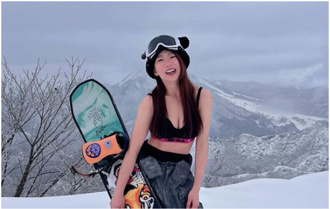 郭书瑶雪地只穿bra「火辣身材」露出 六月：不冷吗？